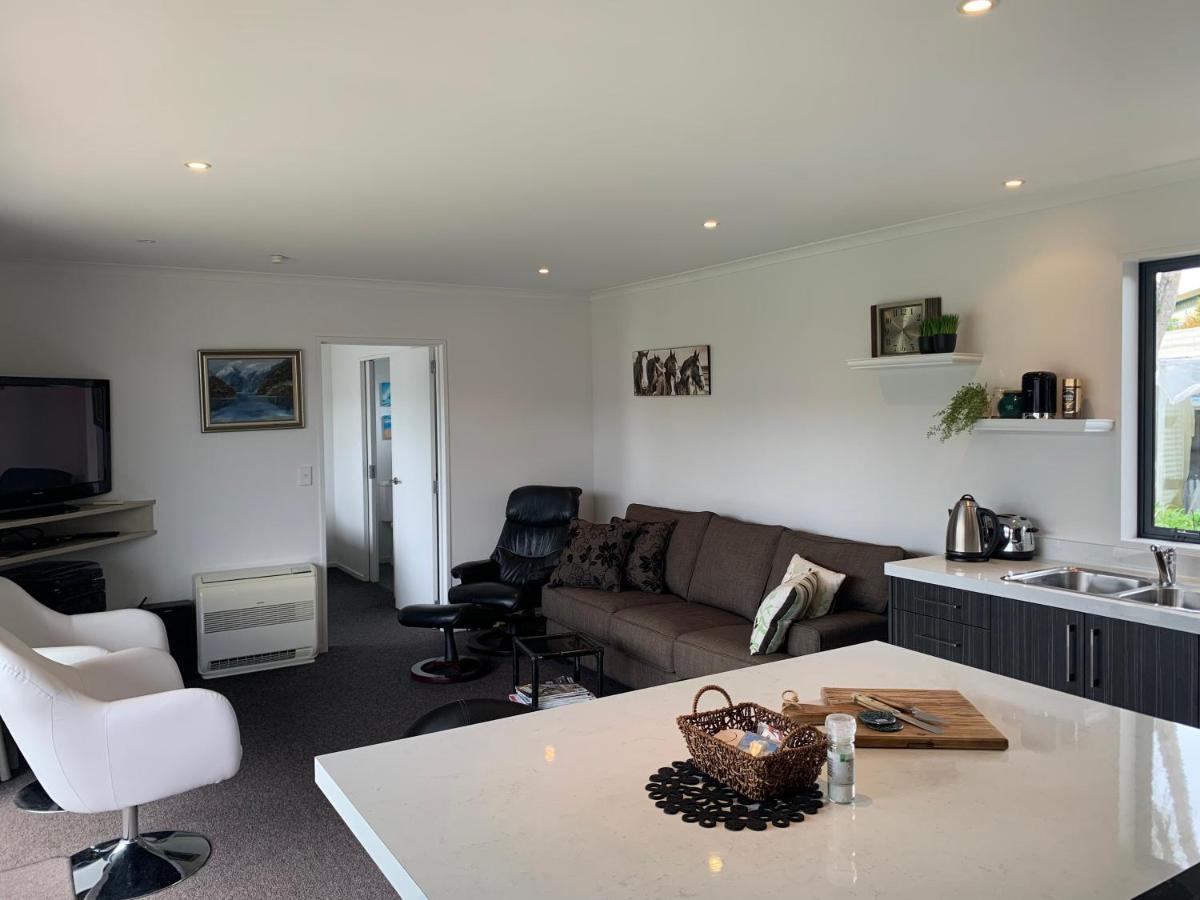 Villa A Beauty On Bligh St Te Anau Exterior foto